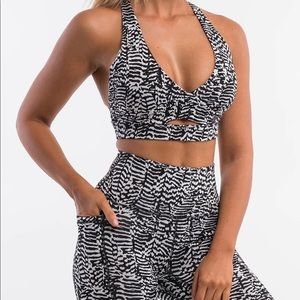 Echt Essentia Sports bra & leggings set
